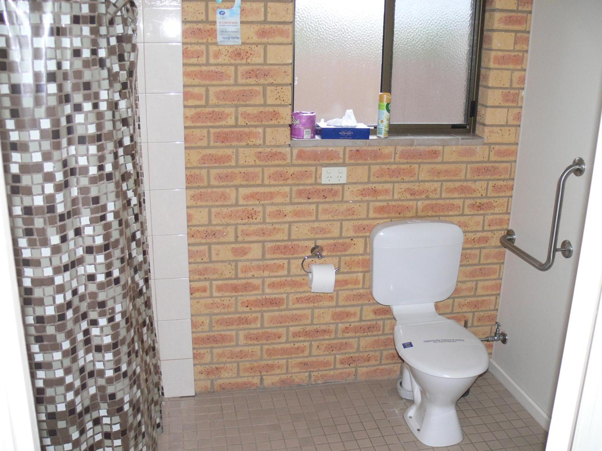 Begonia Motor Motel 3*